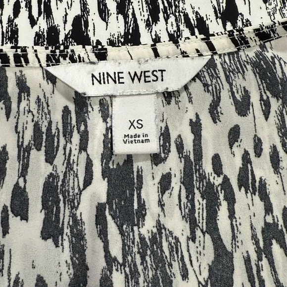 Nine West‎ Cream Sleeveless Fitted Tank Top - Picture 3 of 3